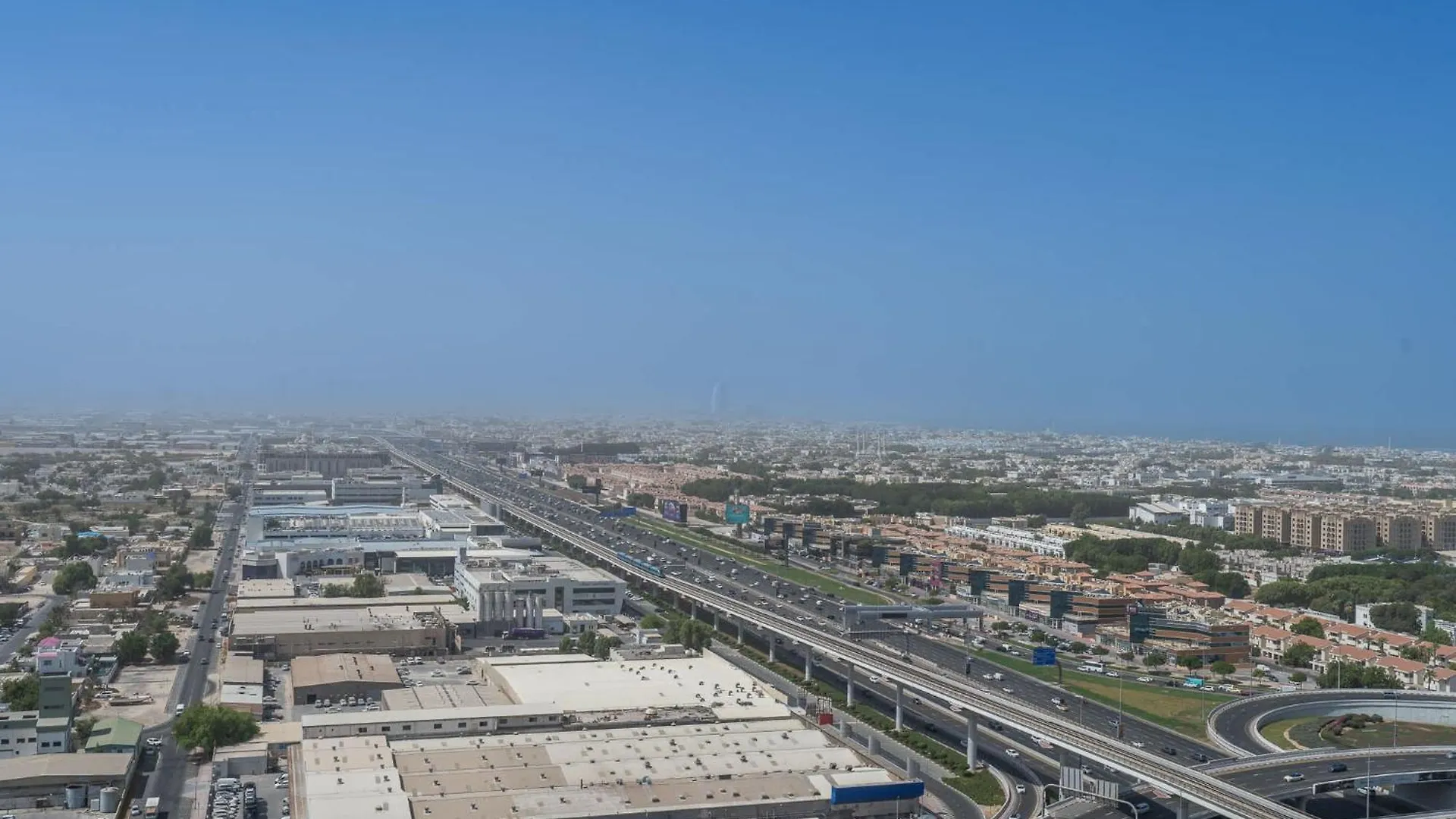 Modern Cozy 2-Bedroom Apartment In Business Bay Dubai