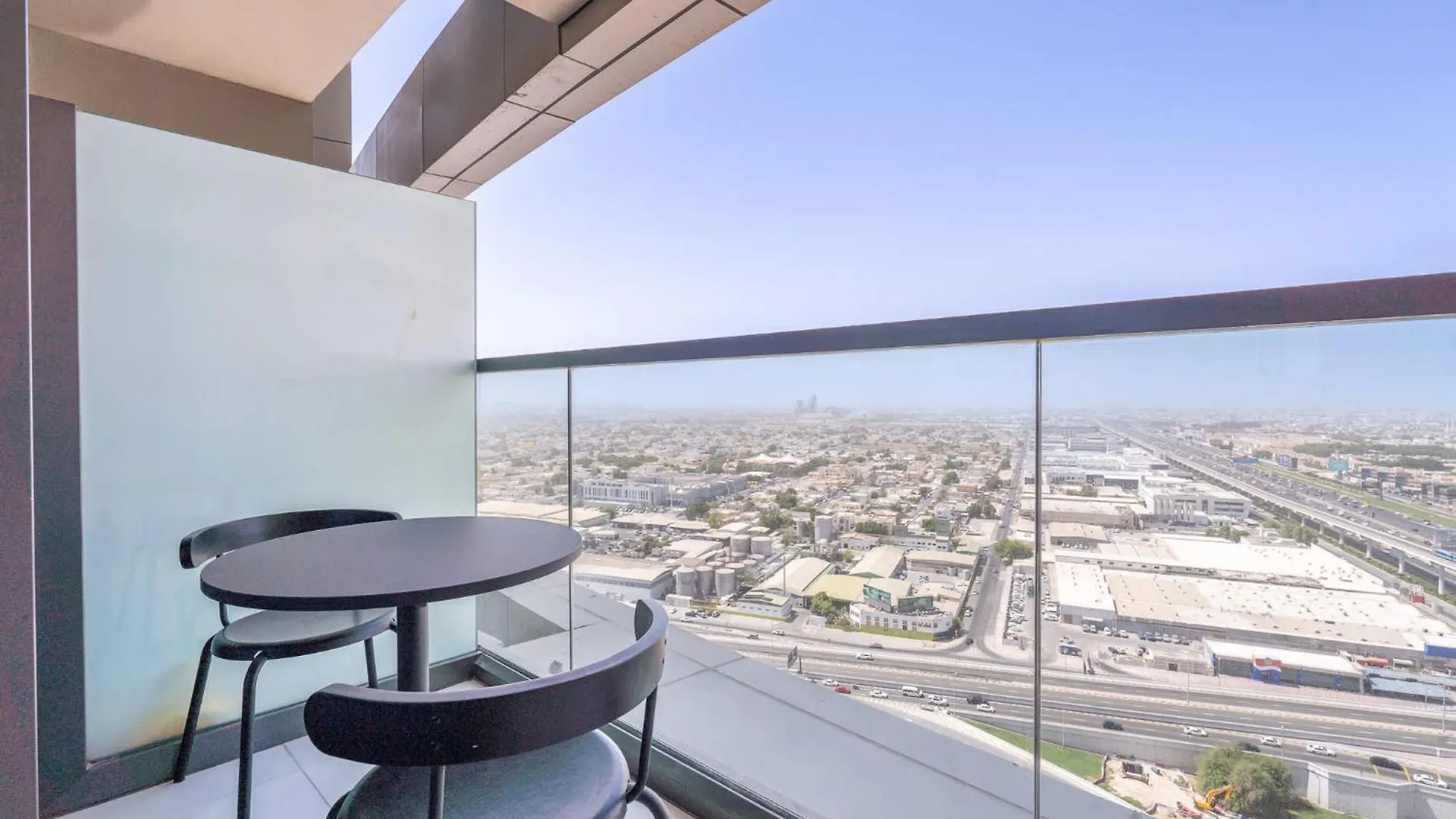 Modern Cozy 2-Bedroom Apartment In Business Bay Dubai