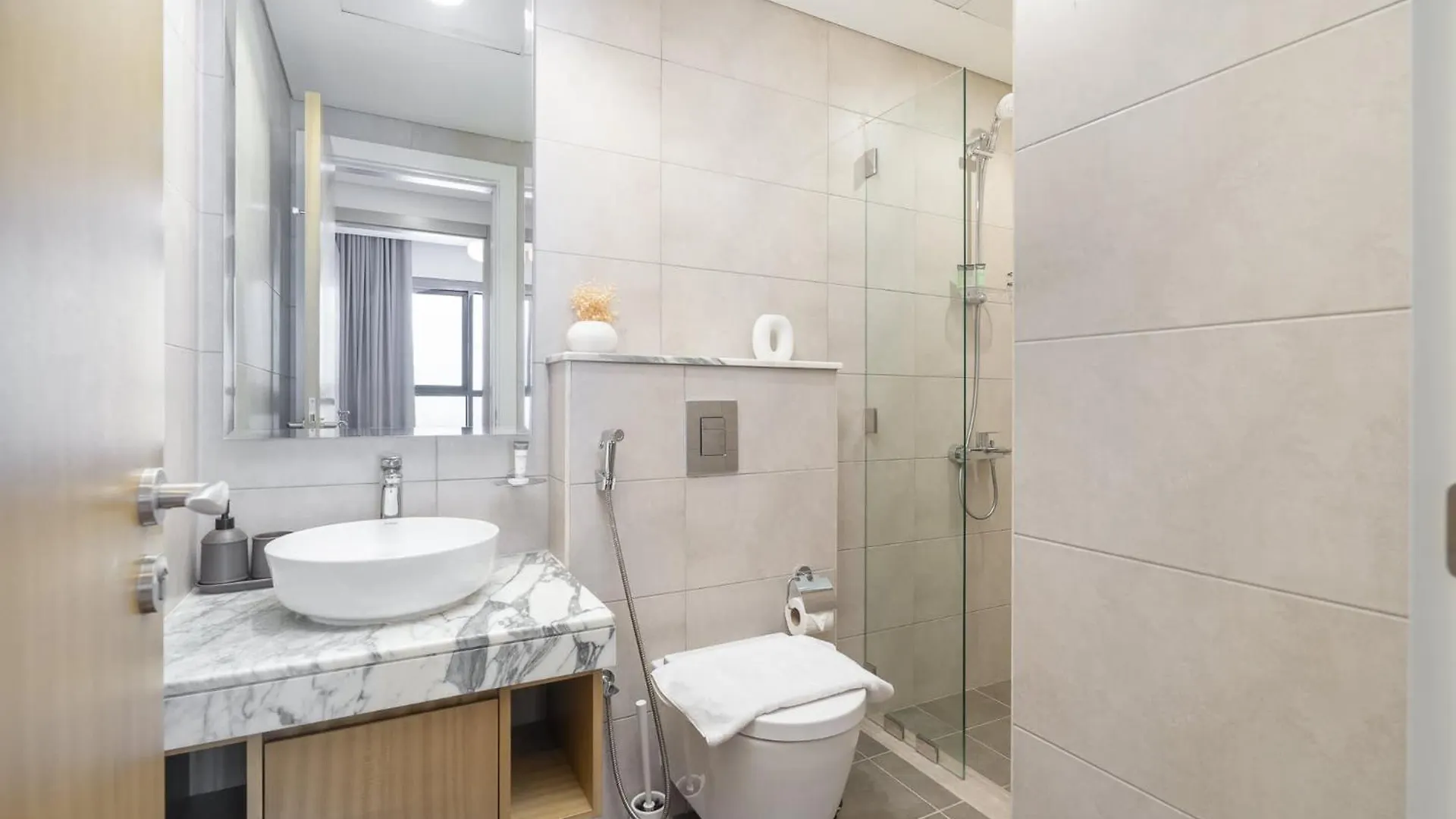 Modern Cozy 2-Bedroom Apartment In Business Bay Dubai