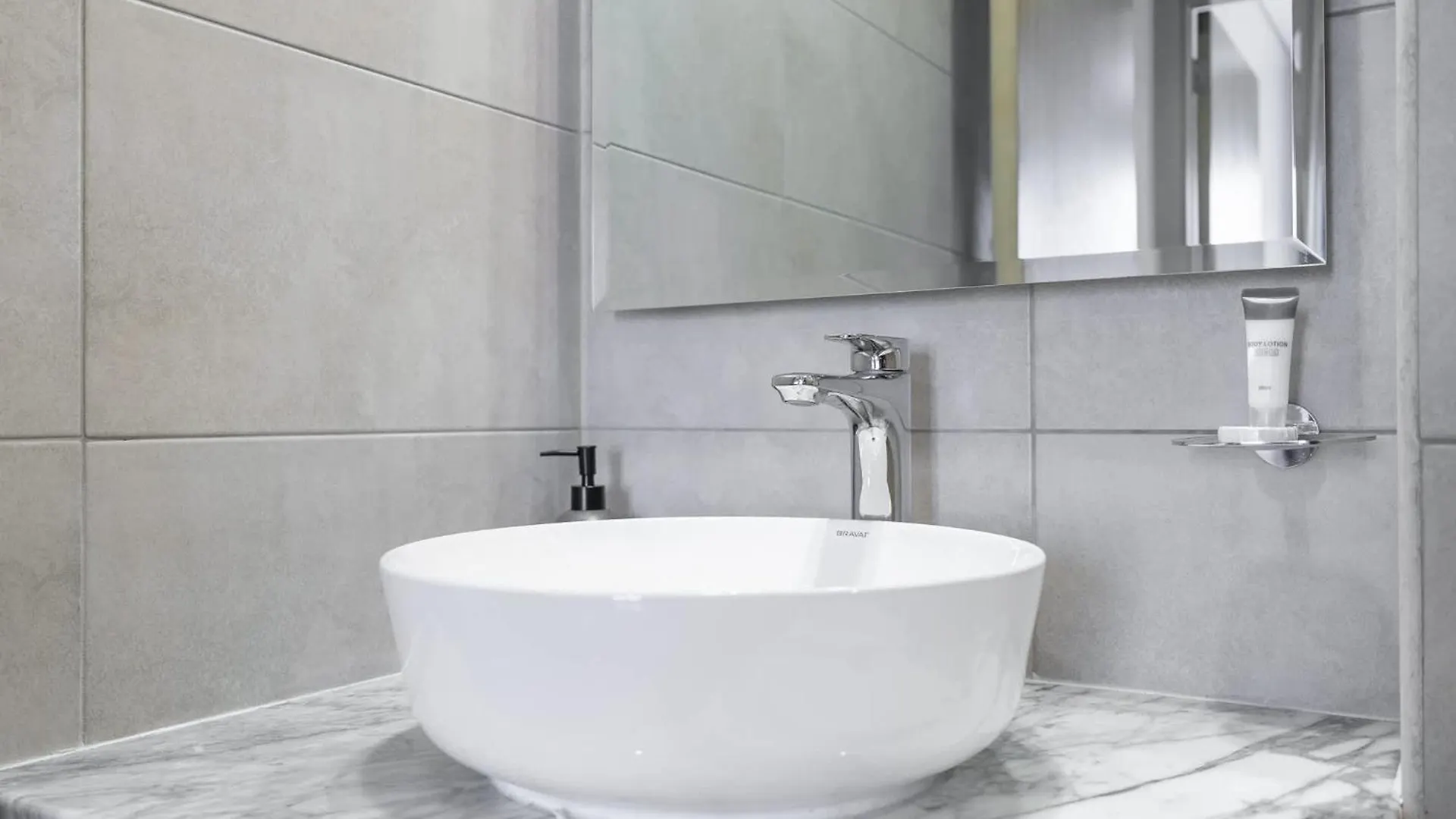 Modern Cozy 2-Bedroom Apartment In Business Bay Dubai