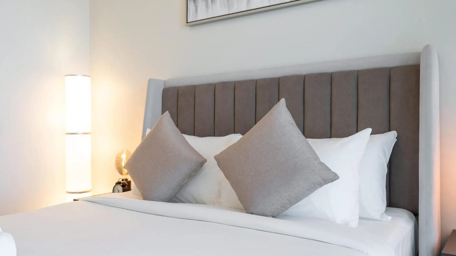 Modern Cozy 2-Bedroom Apartment In Business Bay Dubai 0*,