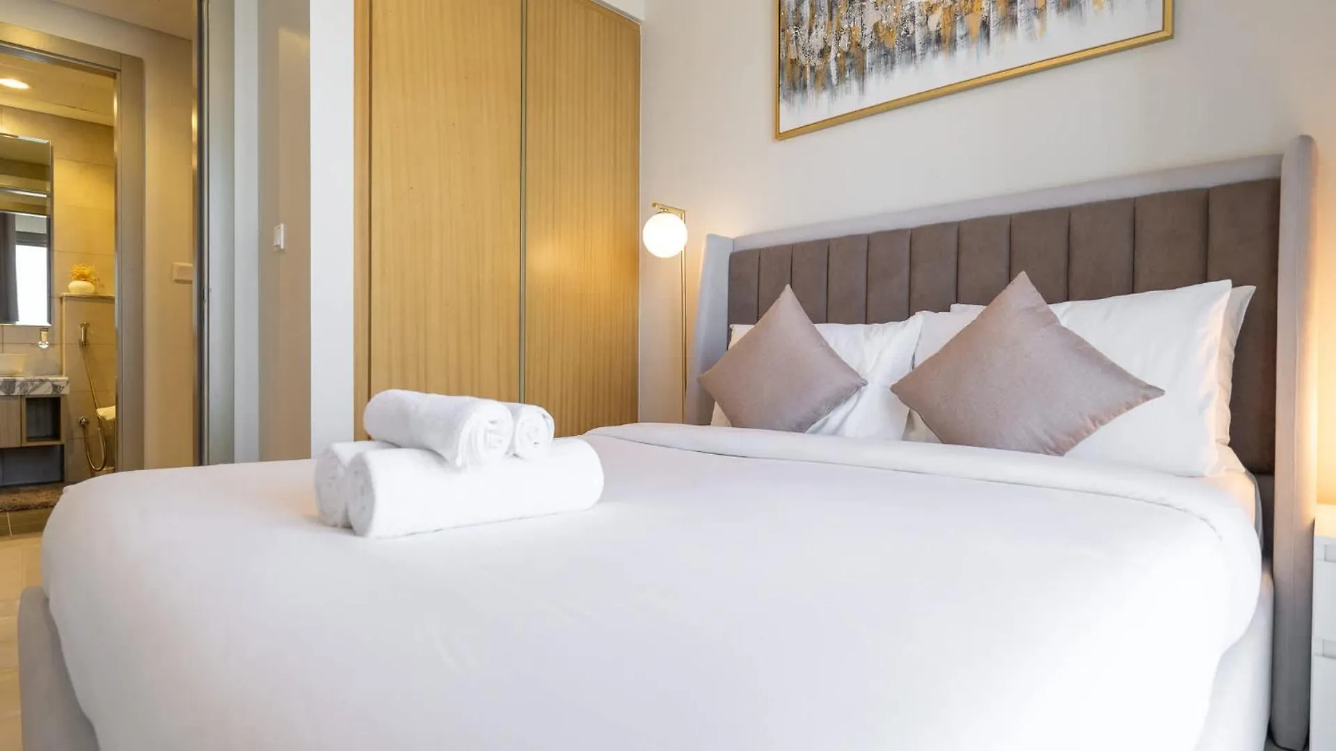 Modern Cozy 2-Bedroom Apartment In Business Bay Dubai
