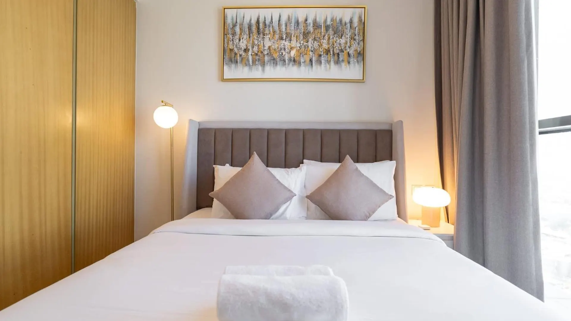 Modern Cozy 2-Bedroom Apartment In Business Bay Dubai