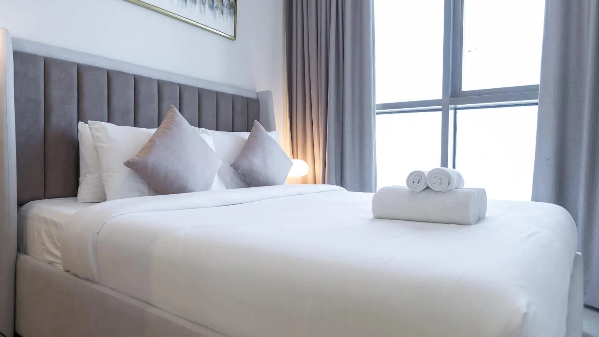 Modern Cozy 2-Bedroom Apartment In Business Bay Dubai