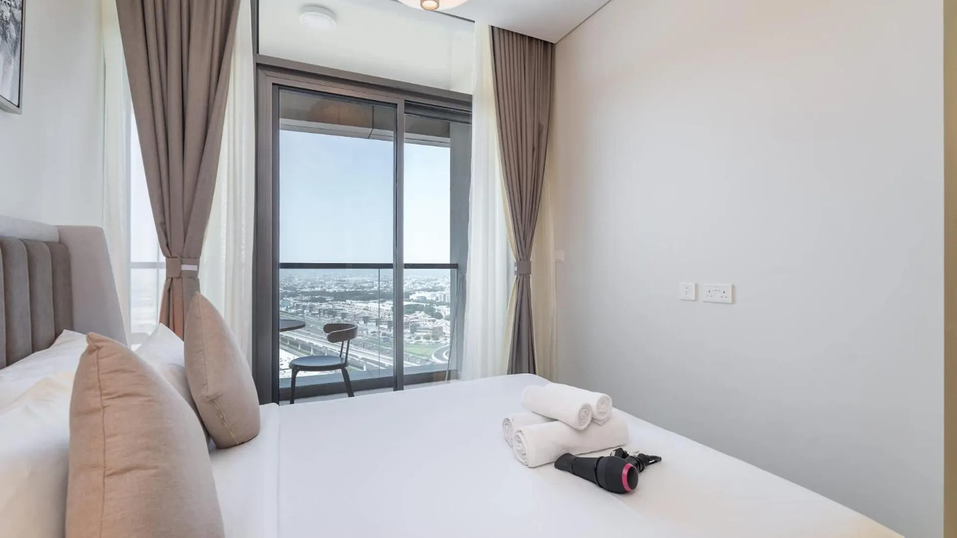 Modern Cozy 2-Bedroom Apartment In Business Bay Dubai