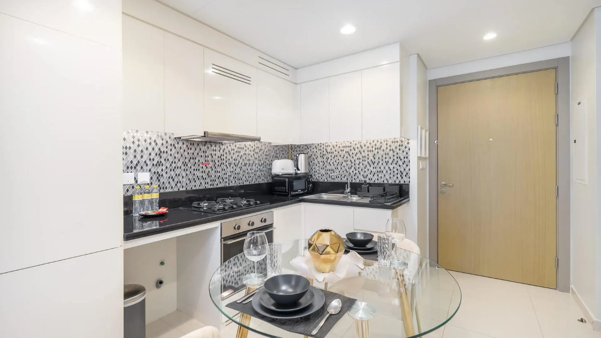 Modern Cozy 2-Bedroom Apartment In Business Bay Dubai