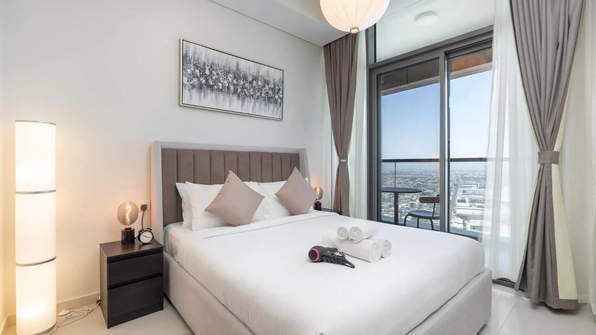 Modern Cozy 2-Bedroom Apartment In Business Bay Dubai
